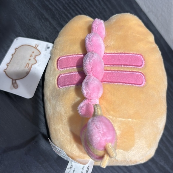 Pusheen Yellow Plush with Cookie - Picture 6 of 6